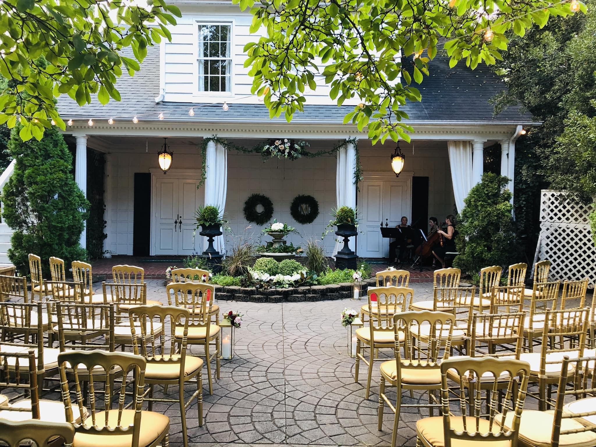The Ultimate Guide To A Charlotte Wedding at The Morehead Inn