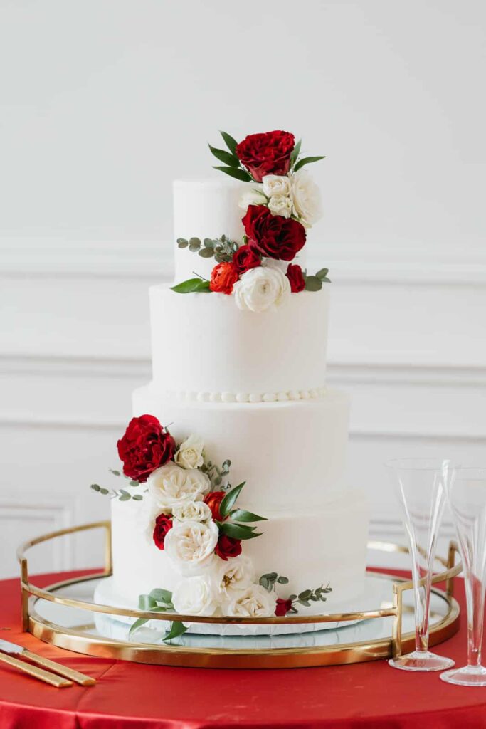 cake design for a winter wedding 